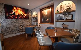 Elphinstone Hotel